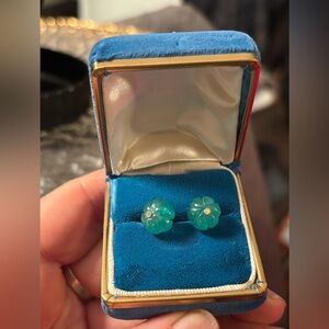 💚 NWT Artisan • Aventurine Carved Flower Stud Earrings • Gold Tone • In Bloom